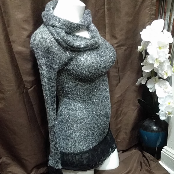 Joyce Leslie sweater and matching infinity scarf - Picture 2 of 5